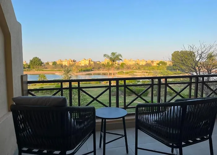Peaceful 2br Lagoon View Getaway In Einbay Apartment *