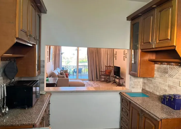 Peaceful 2br Lagoon View Getaway In Einbay Apartment *