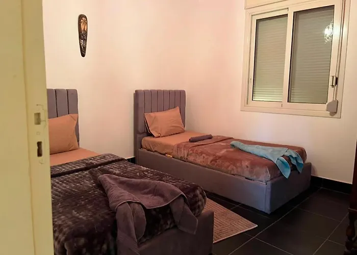 Peaceful 2br Lagoon View Getaway In Einbay *