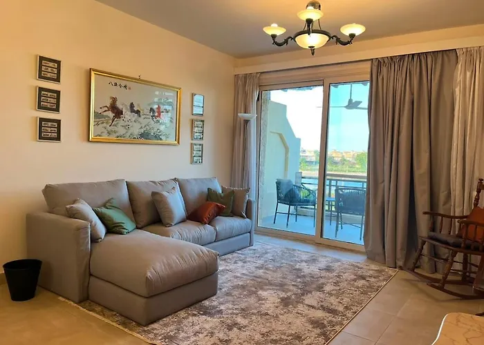 Peaceful 2br Lagoon View Getaway In Einbay *