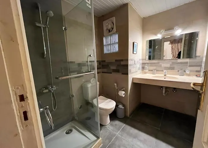 Apartment Peaceful 2br Lagoon View Getaway In Einbay